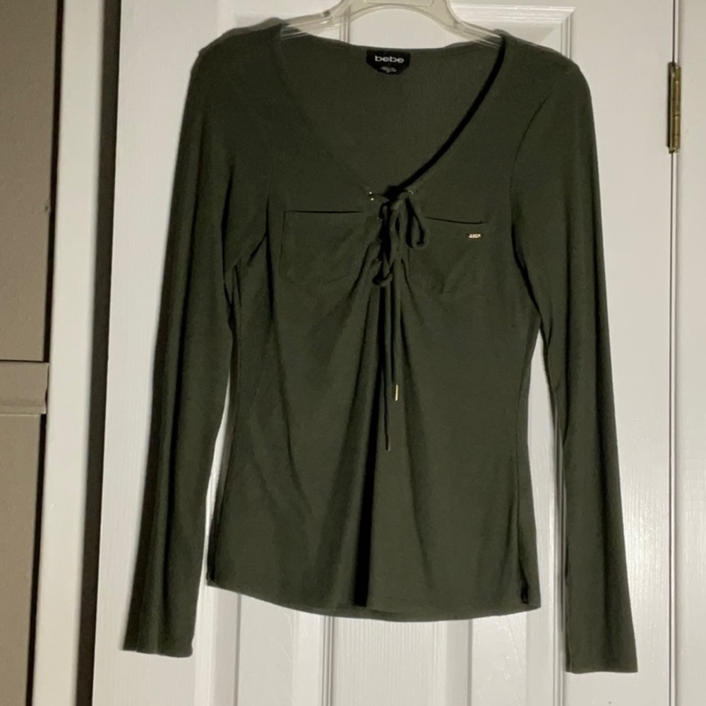 Green V-neck long sleeve